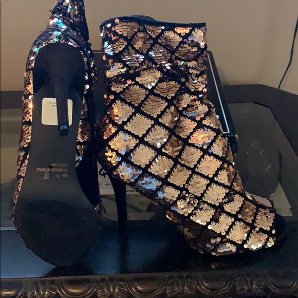 Shoes - Picture 4 of 4